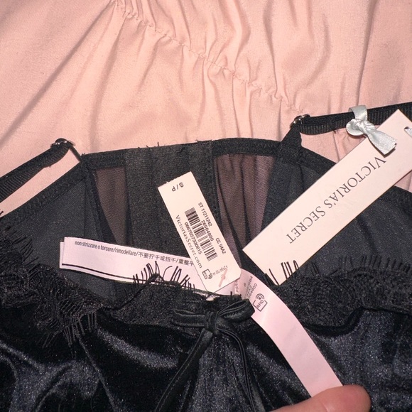 Victoria Secret Corset Too - Picture 4 of 4